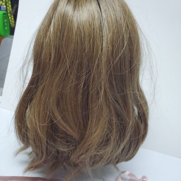 Jennie Monofiliament Wig from Nel's Wigs NWT Light Brown - Picture 3 of 8